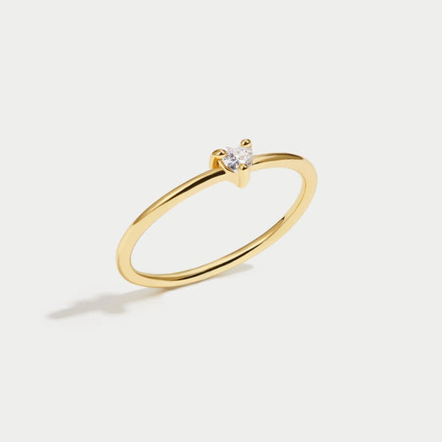 Leonie – Simple Gold Ring with Smooth Surface